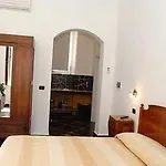 Casa Del Monacone Oda ve Kahvaltı Napoli