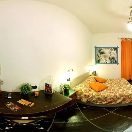 Casa Del Monacone 2* ナポリ